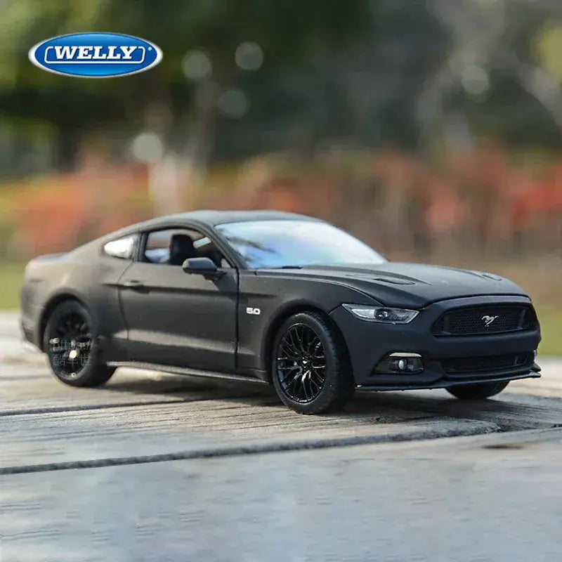 Scale OneToTwentyFour Ford Mustang GT Diecast Car High Detail Alloy - ToylandEU