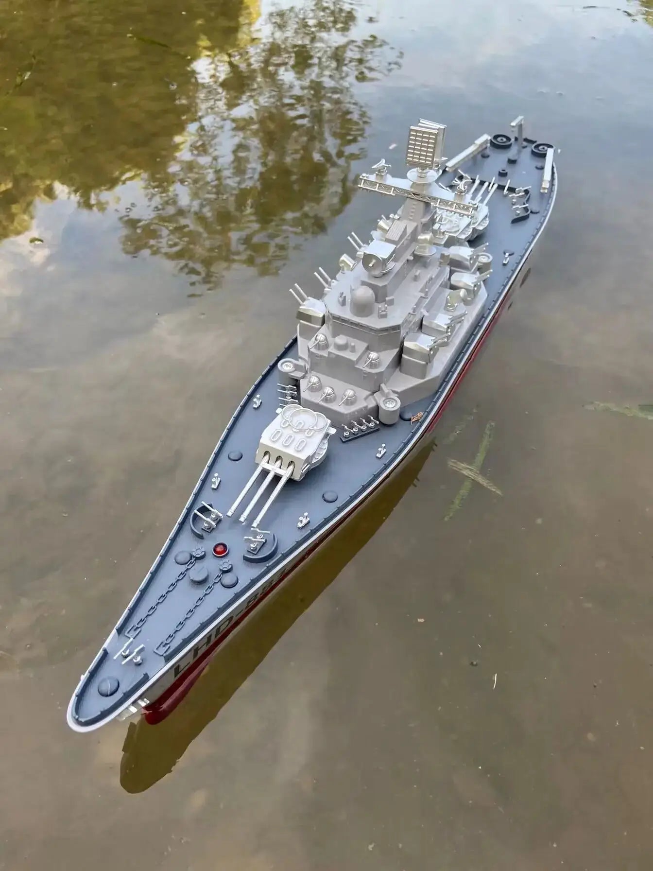 Large remote-controlled battleship 61CM, large ship body retro, high-speed remote-controlled battleship 15km/h, three blade prop - ToylandEU