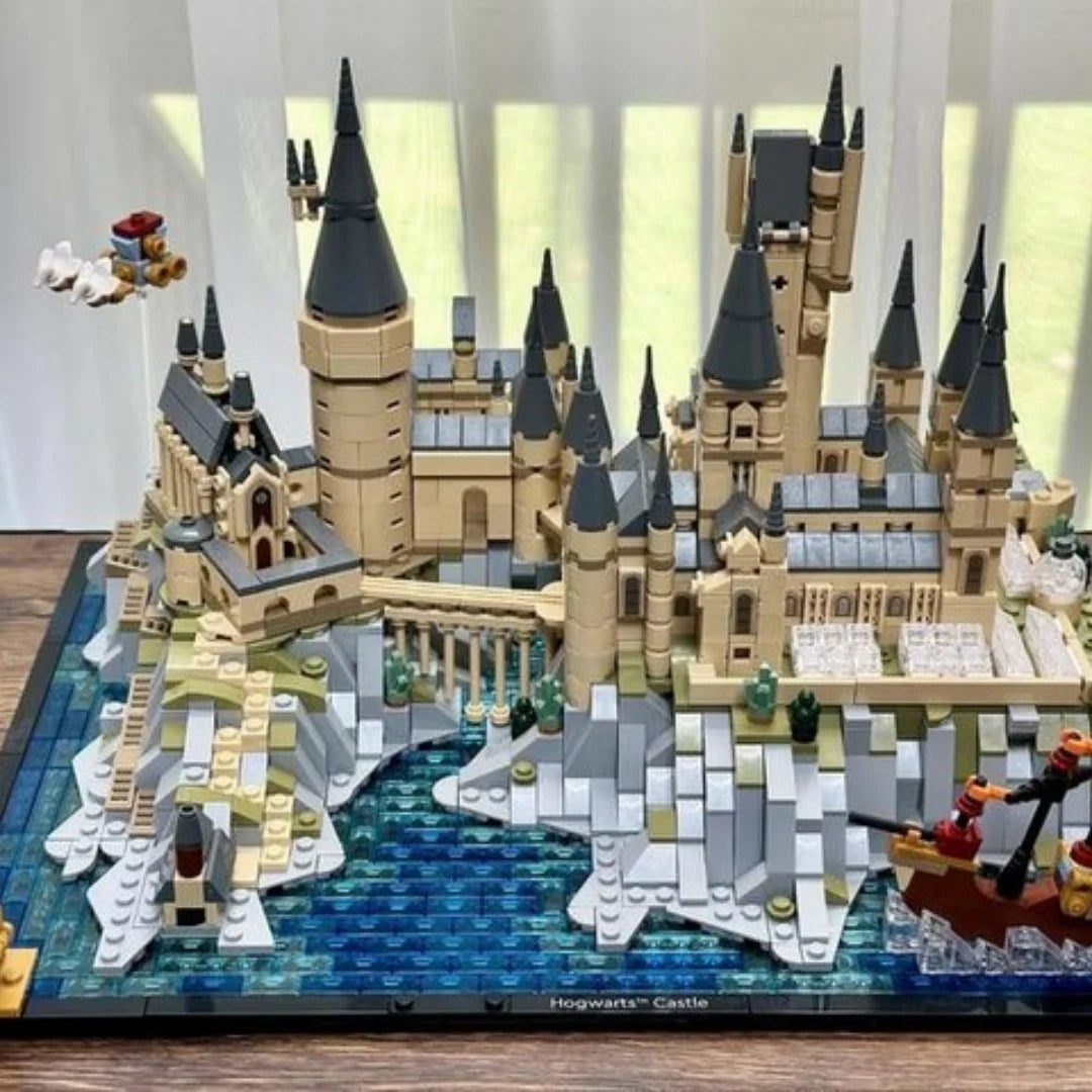 Building Block Set | 2660-Piece | Castle And Grounds | Movie Iconic Buildings