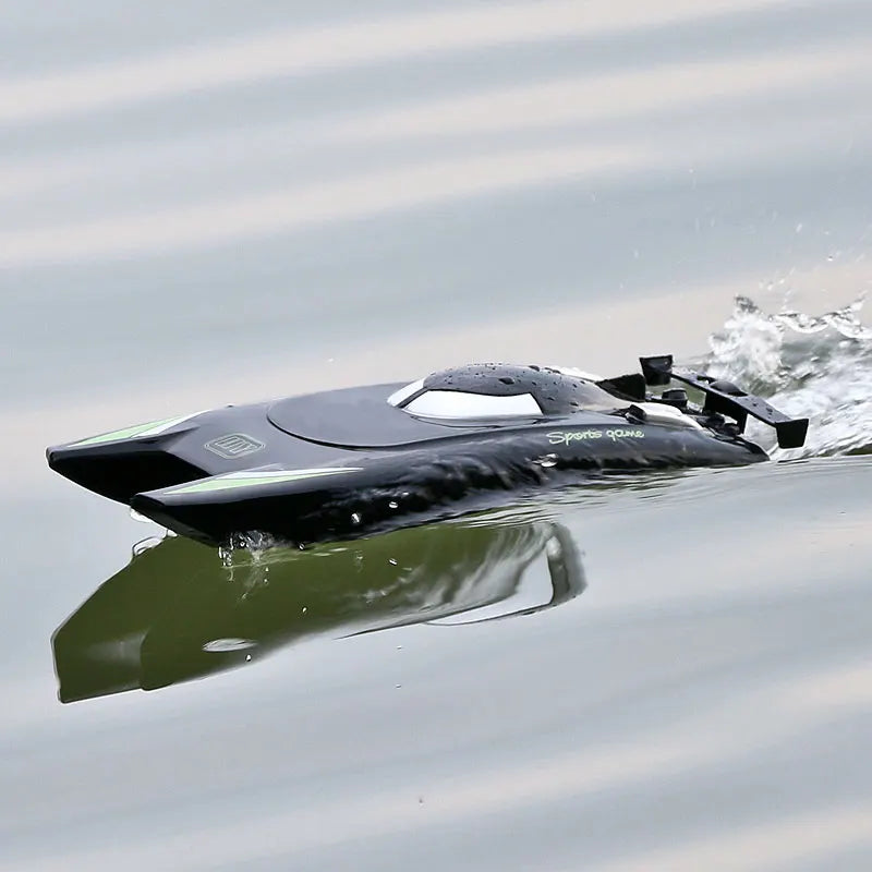 RC High-Speed 2.4G Waterproof RC Racing Boat with Dual Motors - Professional Remote Control Speedboat 805 Gifts for Boys