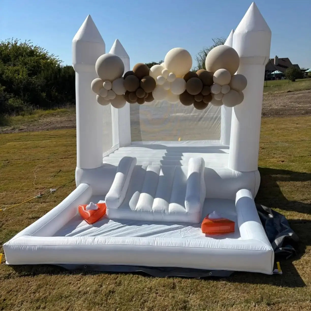 Inflatable Bounce House With Slide And Ball Pit For Weddings