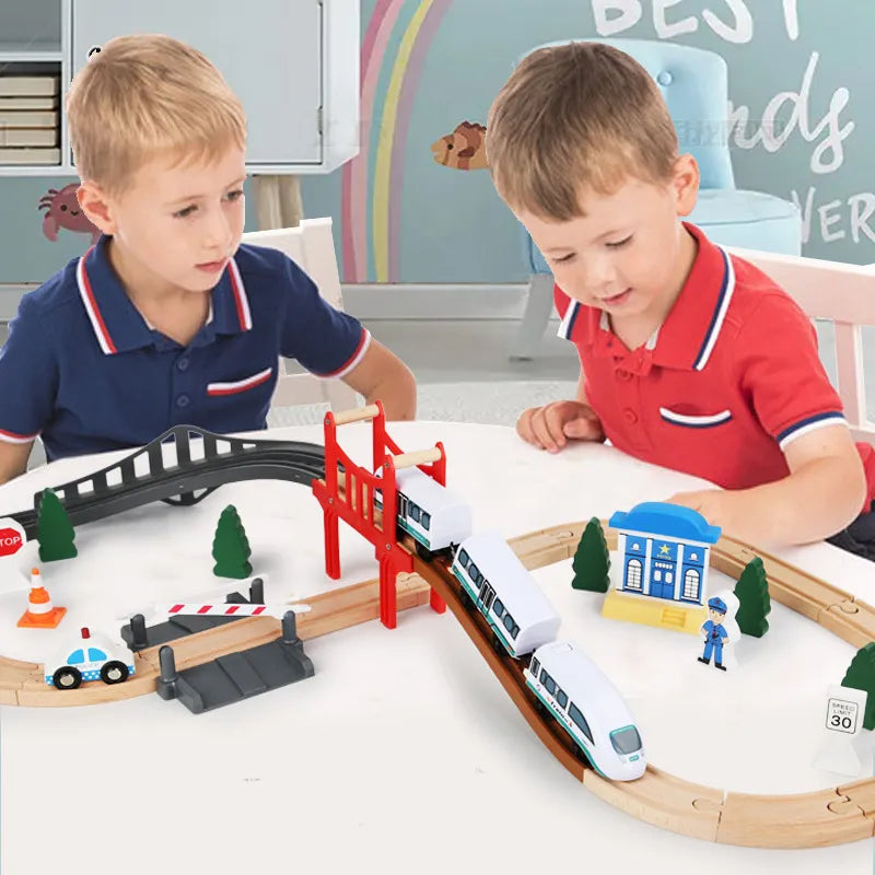 Magnetic Electric Train with Diecast Slot and Wood Brio Tracks - ToylandEU