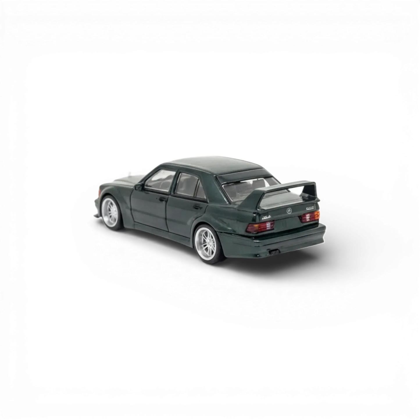 Seeker Mercedes-Benz 190E 2.5-16 Evolution British Green 1:64 - ToylandEU