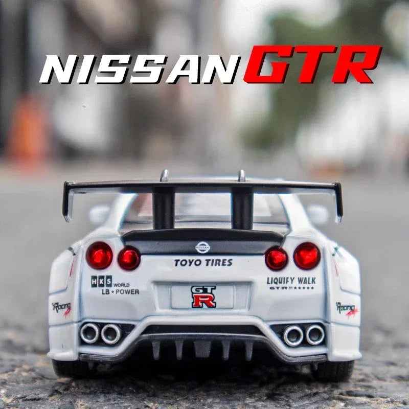 Nissan GTR R35 Diecast Car Model With Sound And Light - ToylandEU