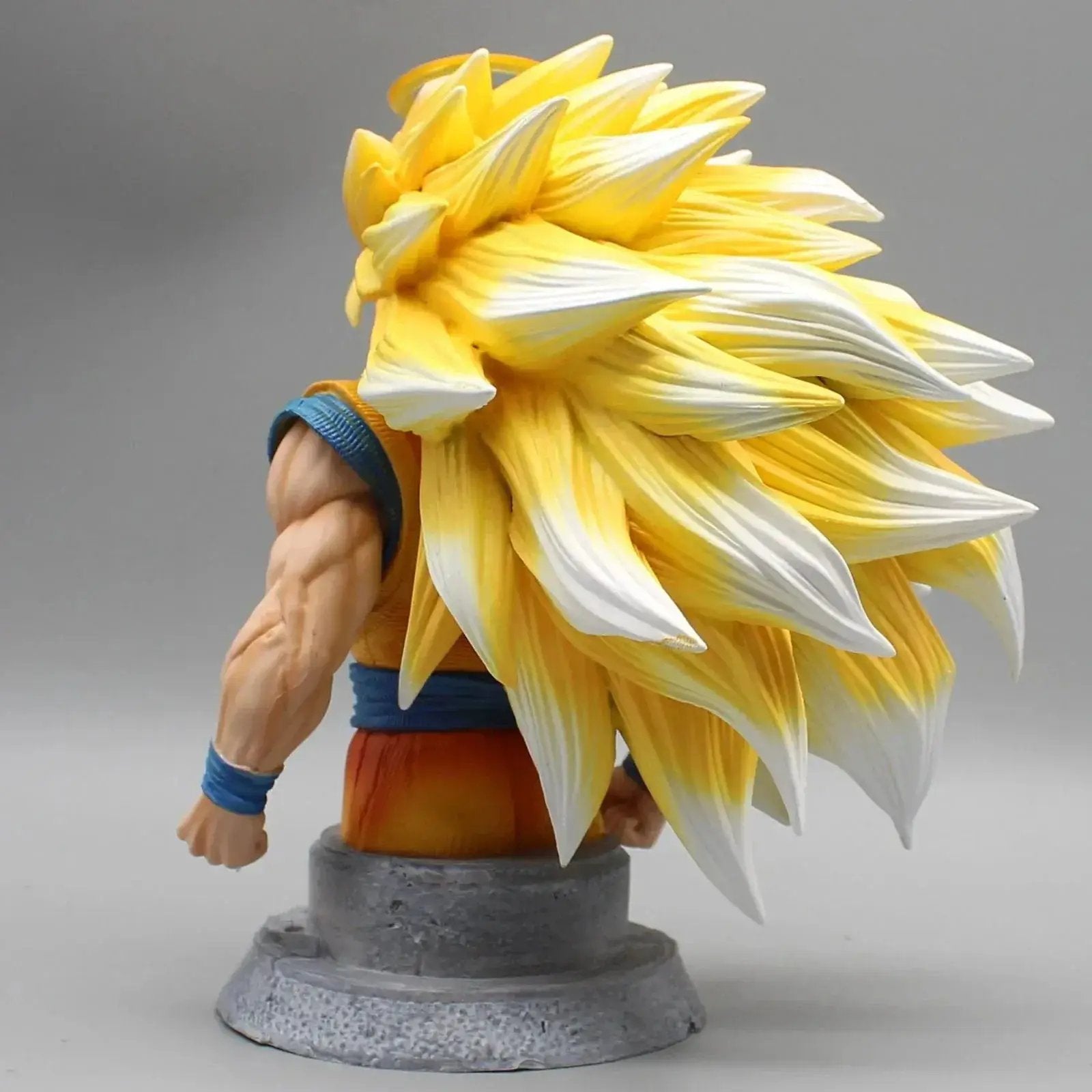 Dragon Ball Z Goku Super Saiyan 3 Half Bust Figure - ToylandEU