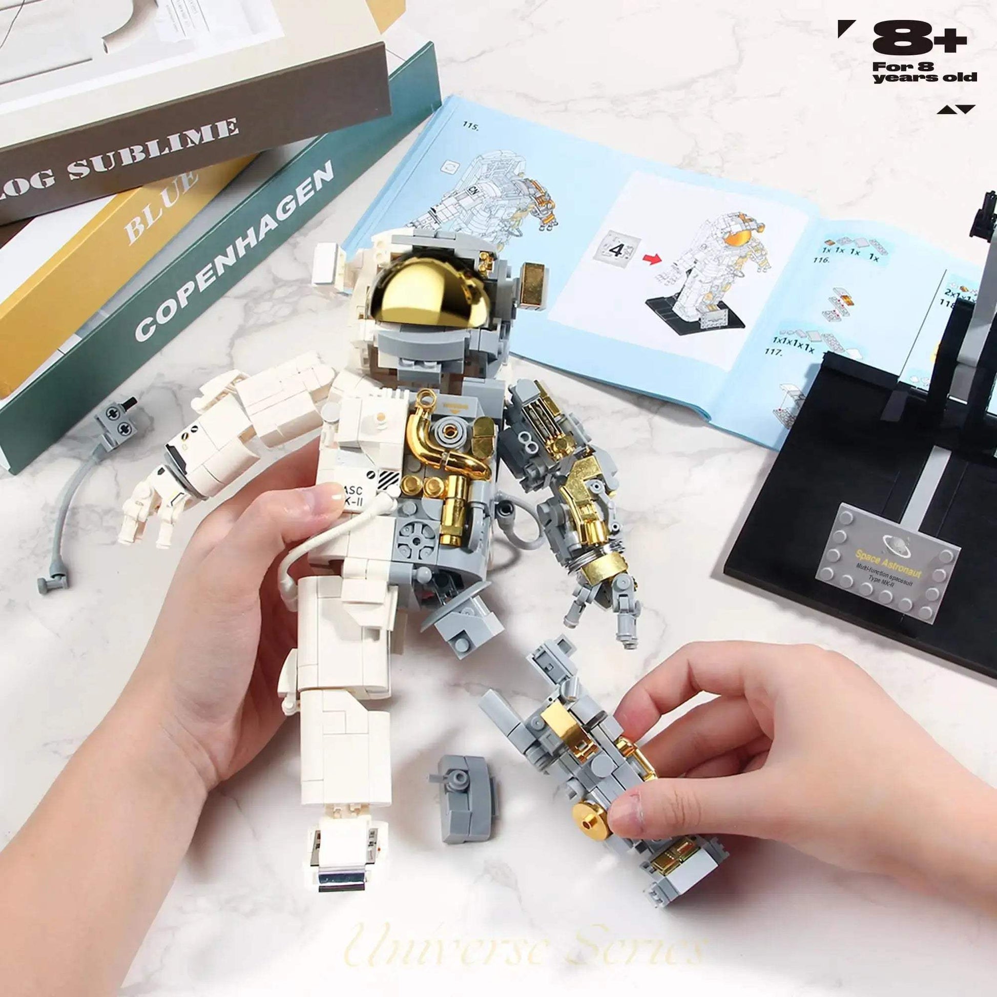 Space Astronaut Building Blocks Set With Display Stand - ToylandEU