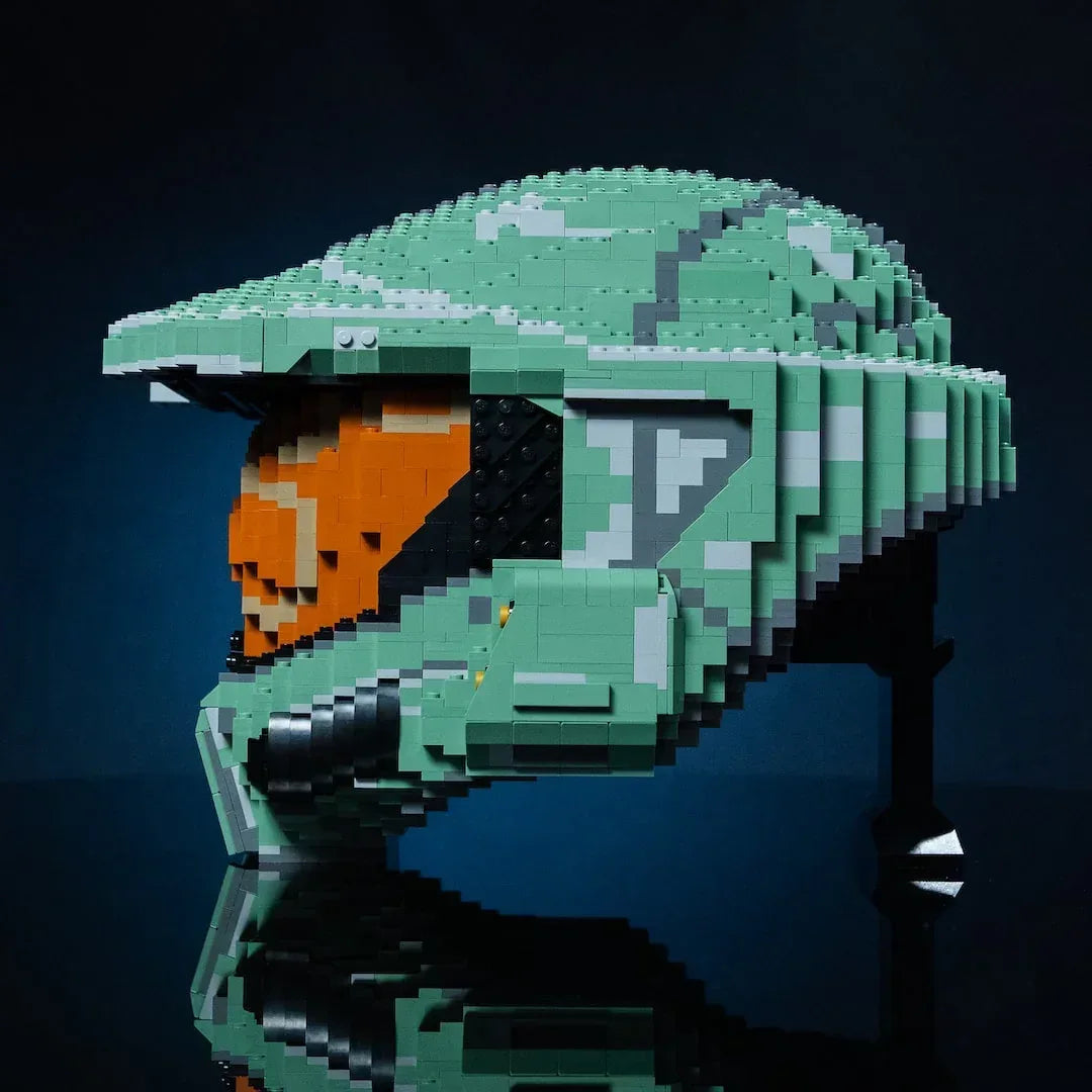 Life-Sized LEGO Master Chief Helmet Replica With 2700 Bricks - ToylandEU