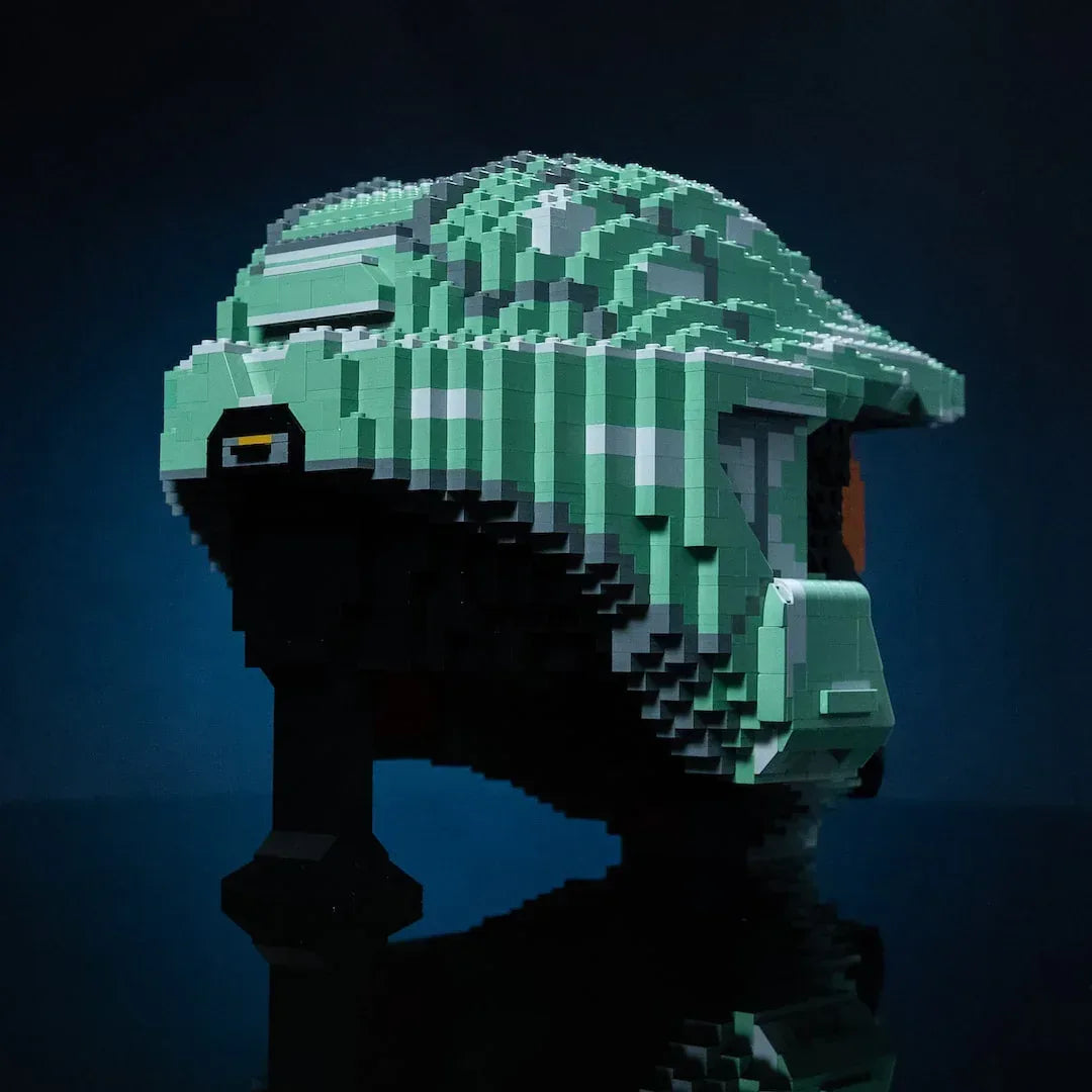 Life-Sized LEGO Master Chief Helmet Replica With 2700 Bricks - ToylandEU