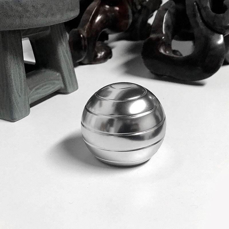 Spherical Gyroscope Desk Toy for Stress Relief - Fun for All Ages! - ToylandEU