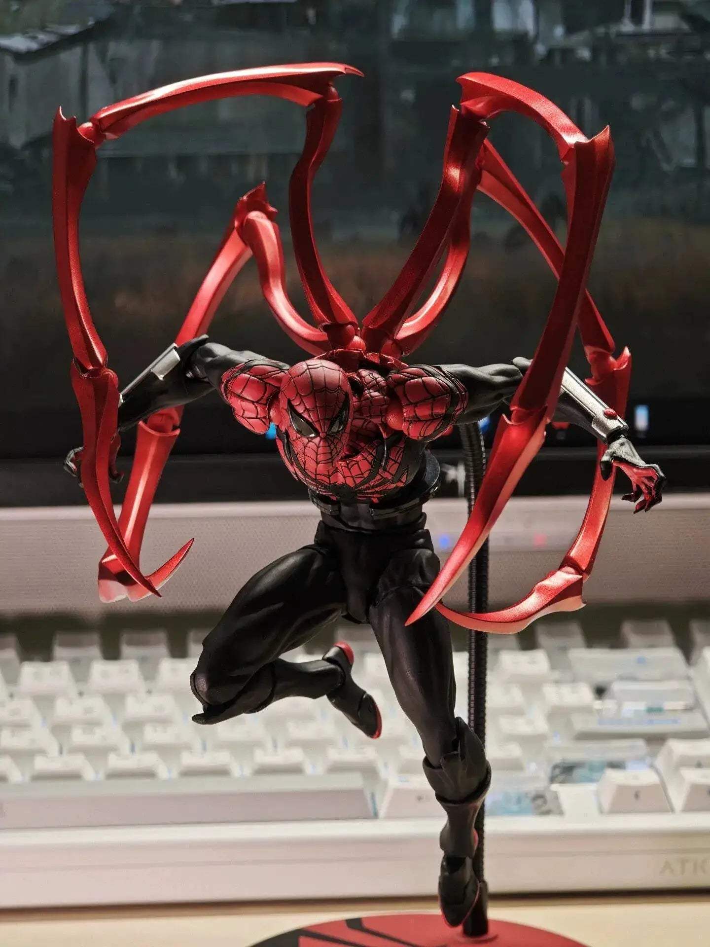 Spiderman Action Figure Superior Spider Man Ultimate Neighbor Kaine - ToylandEU