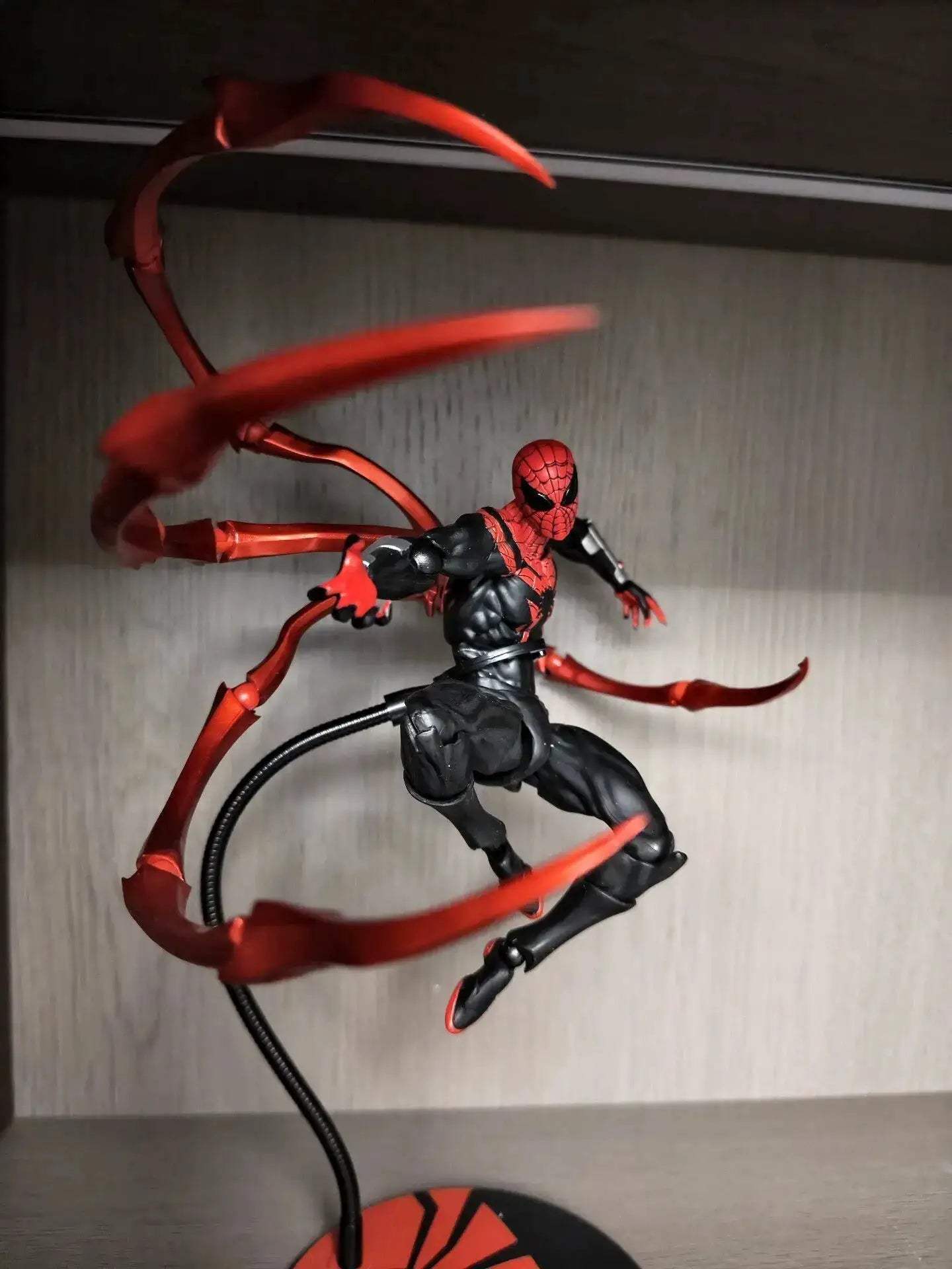 Spiderman Action Figure Superior Spider Man Ultimate Neighbor Kaine - ToylandEU