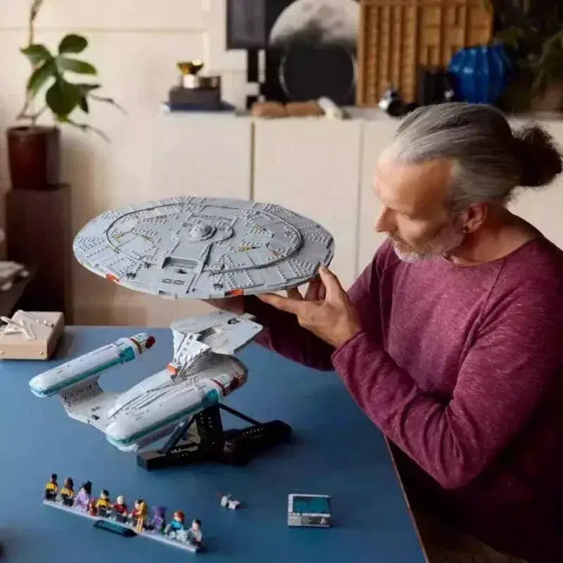 Star Trek USS Enterprise NCC-1701-D Building Blocks Model Display - ToylandEU
