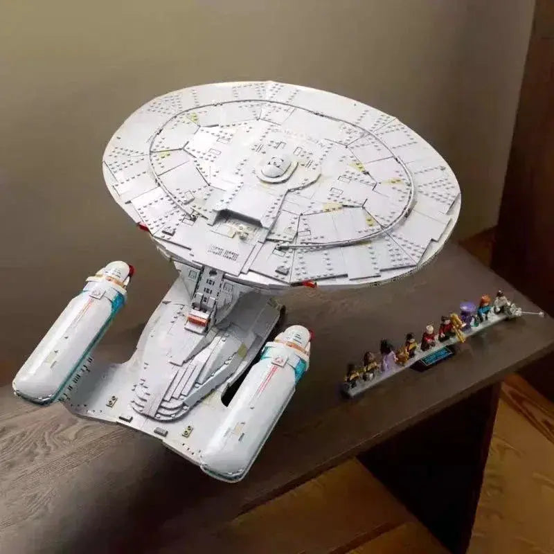 Star Trek USS Enterprise NCC-1701-D Building Blocks Model Display - ToylandEU
