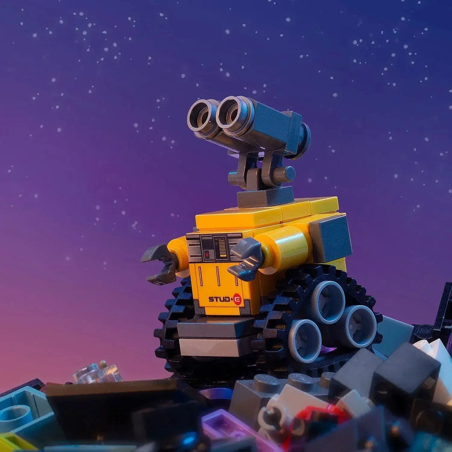 Custom Stud-E Figure made using LEGO parts - ToylandEU