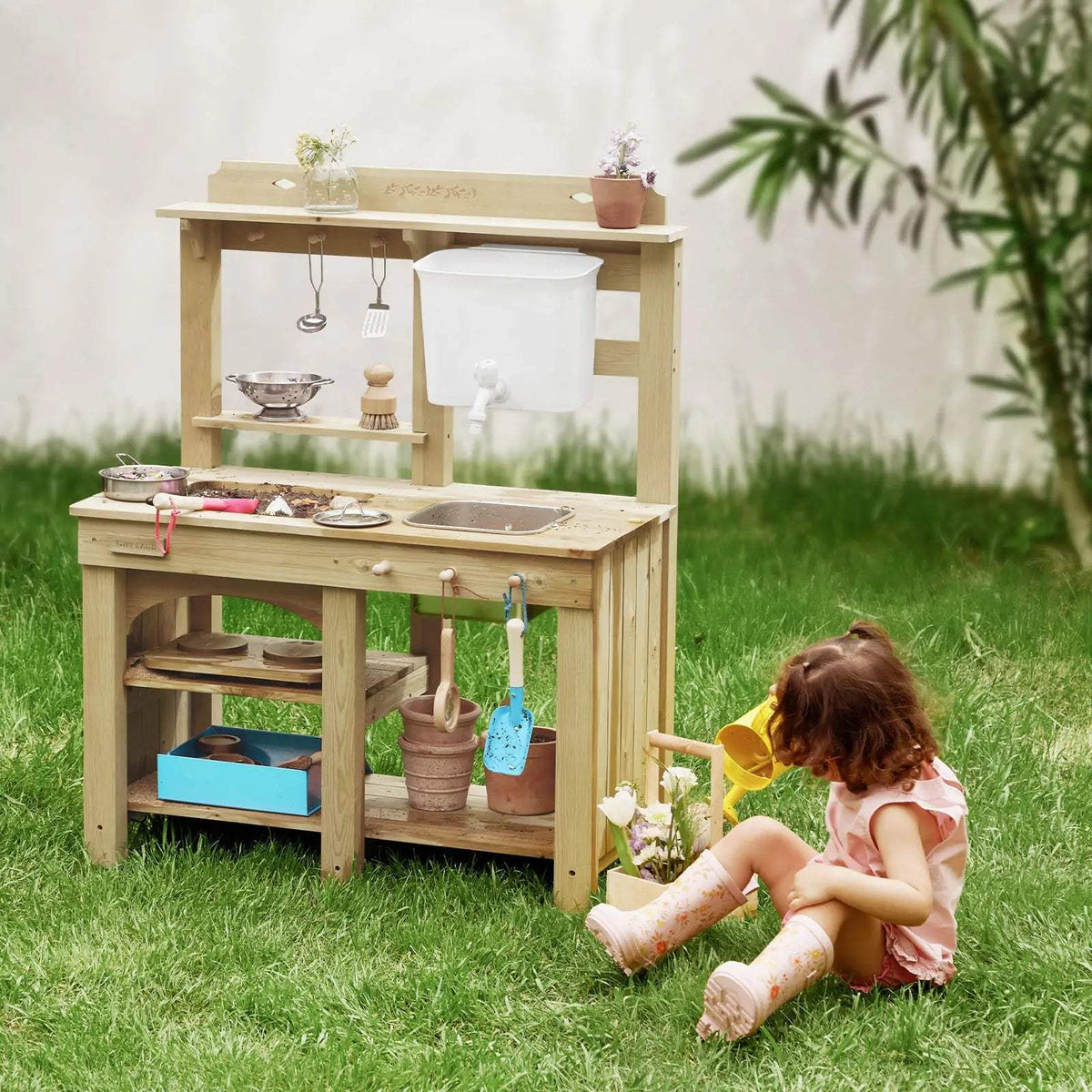 Mud Play Kitchen | Outdoor Water Station | Durable Build | Kids Ages 3 Plus