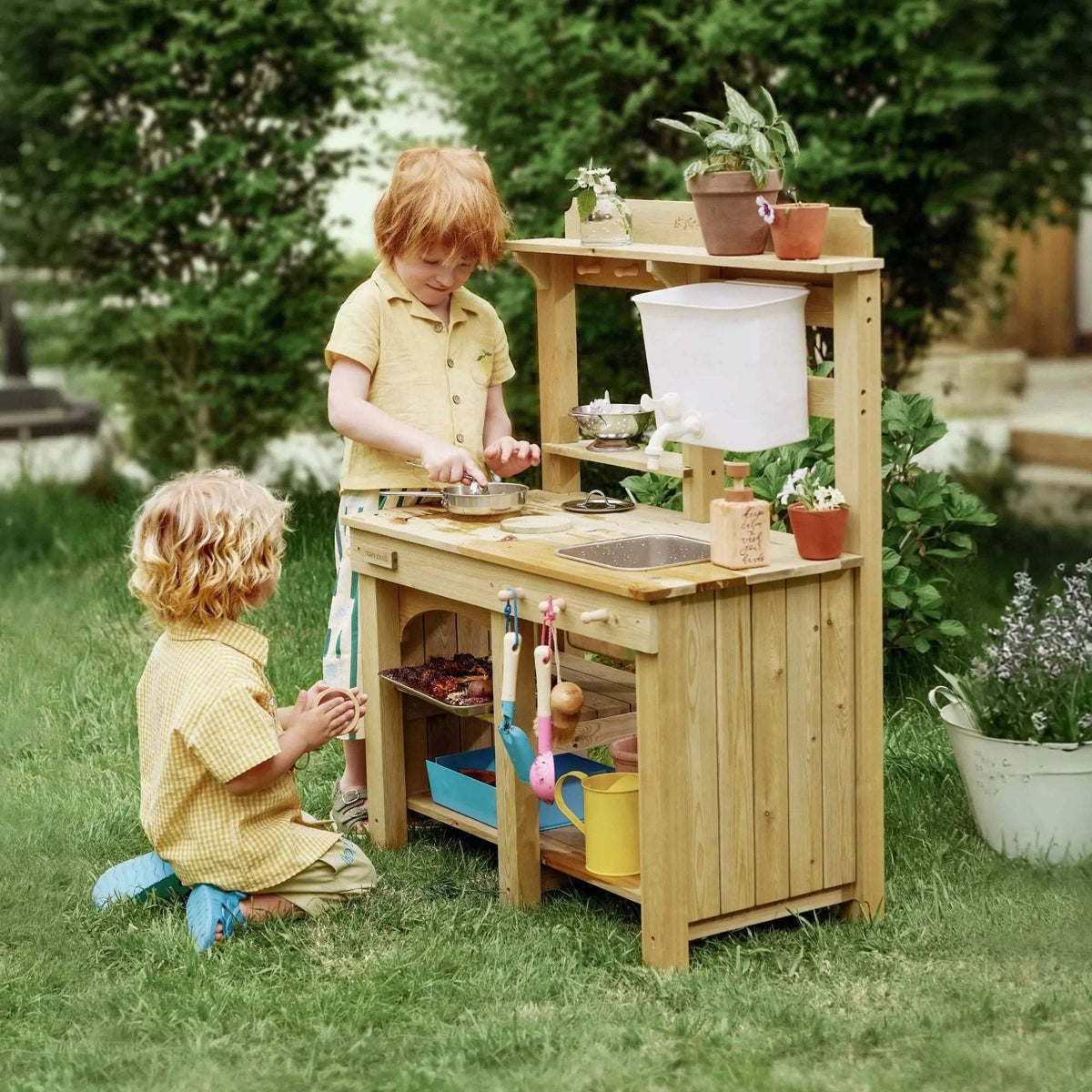 Mud Play Kitchen | Outdoor Water Station | Durable Build | Kids Ages 3 Plus