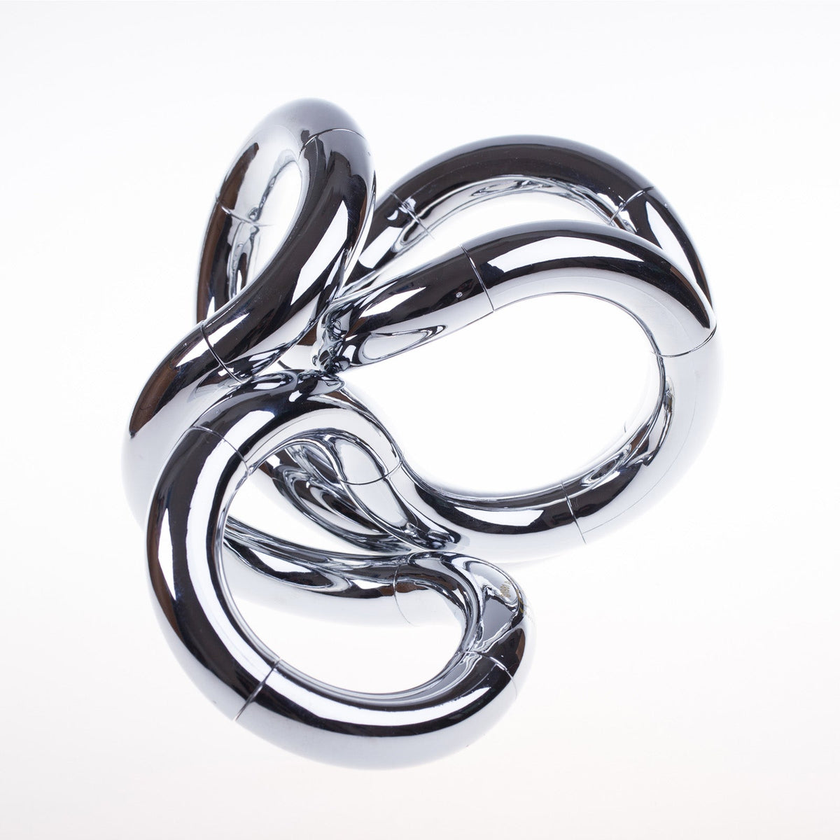 Tangle Fidget Sculpture | Polished Chrome | Fluid Motion | Executive Desk