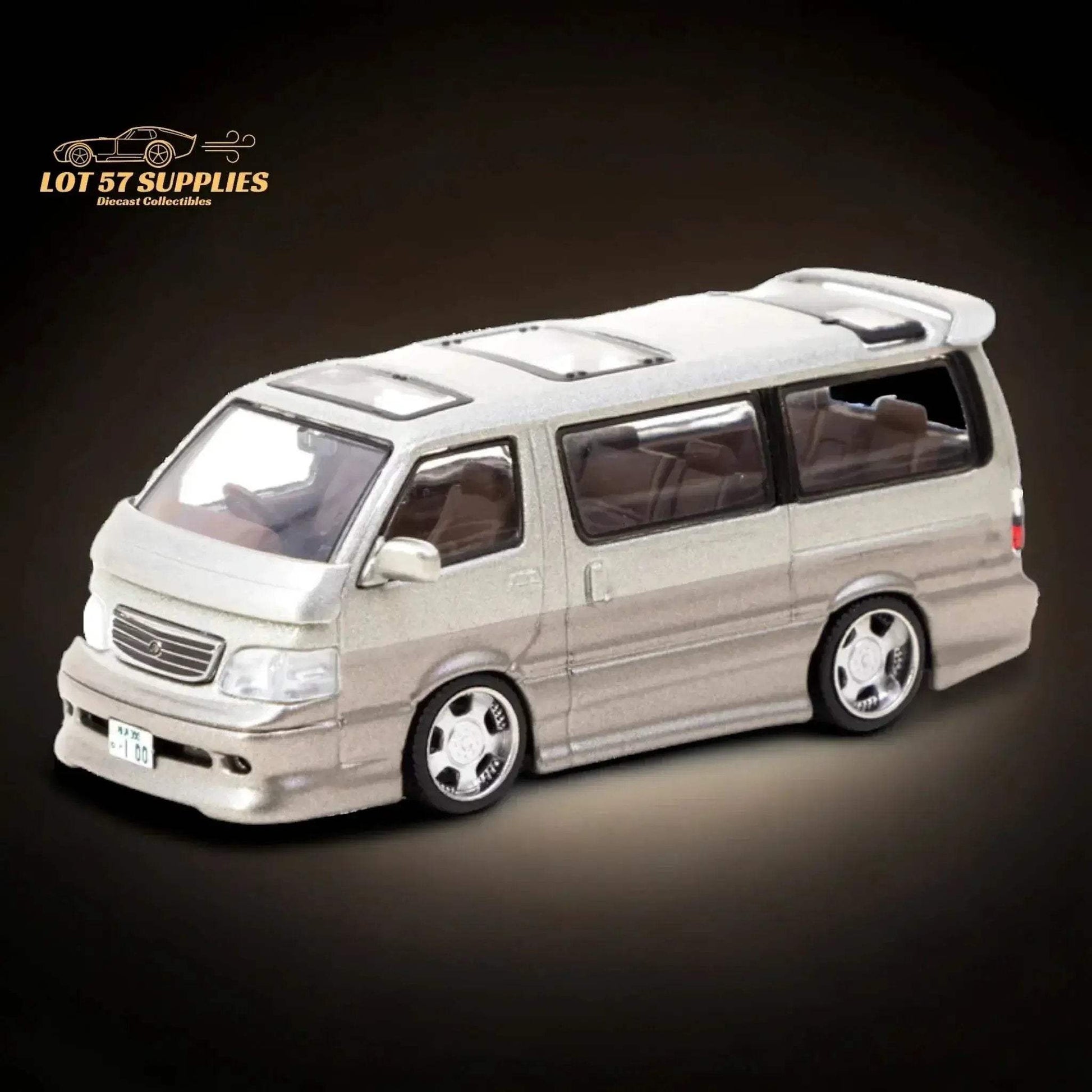 Tarmac Works Toyota Hiace Wagon Custom in Silver/Brown 1:64 - ToylandEU