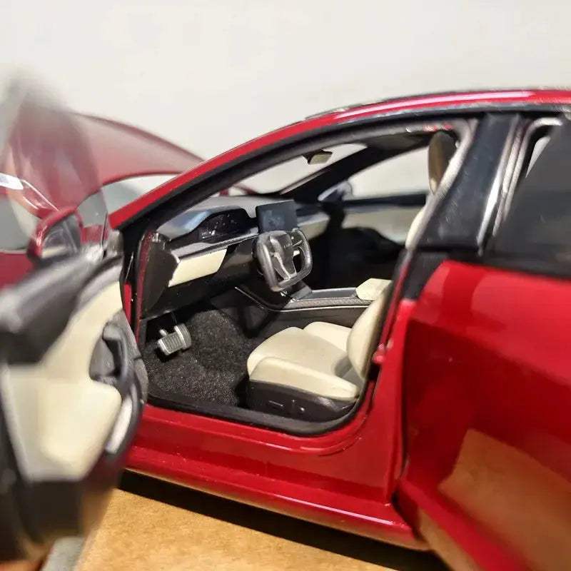 Tesla Model S Diecast Premium One Eighteen Scale Car - ToylandEU