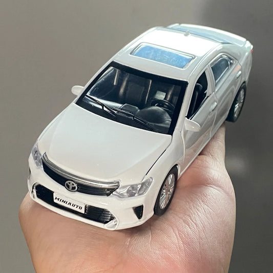 Toyota Camry Diecast Car Model With Sound And Light For Friends And Boys - ToylandEU