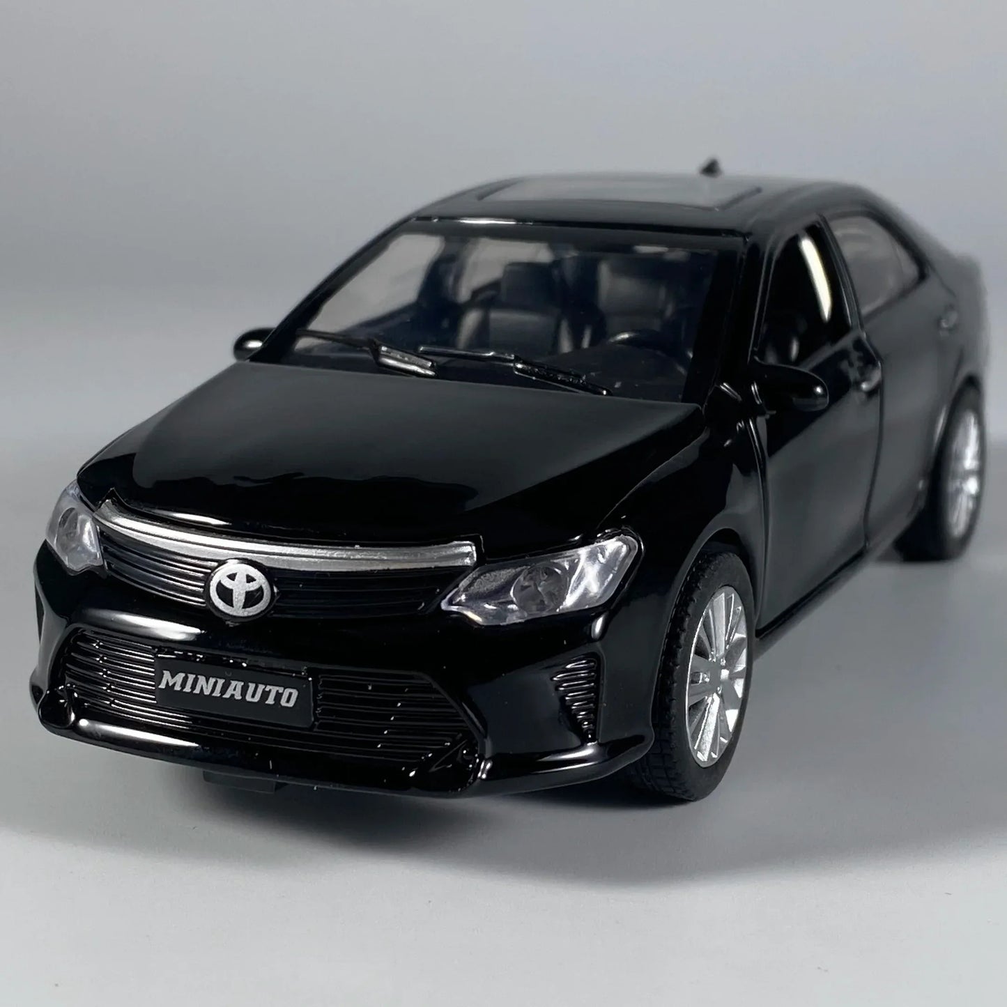Toyota Camry Diecast Car Model With Sound And Light For Friends And Boys - ToylandEU