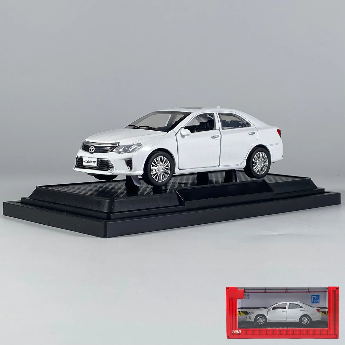 Toyota Camry Diecast Car Model With Sound And Light For Friends And Boys - ToylandEU