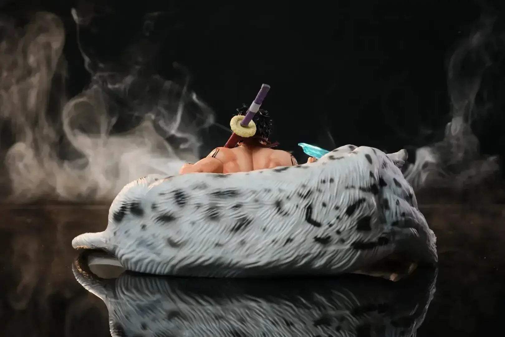 Highly Detailed One Piece Trafalgar Law Snow Leopard Figure - ToylandEU