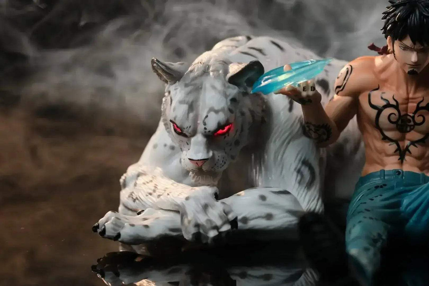 Highly Detailed One Piece Trafalgar Law Snow Leopard Figure - ToylandEU