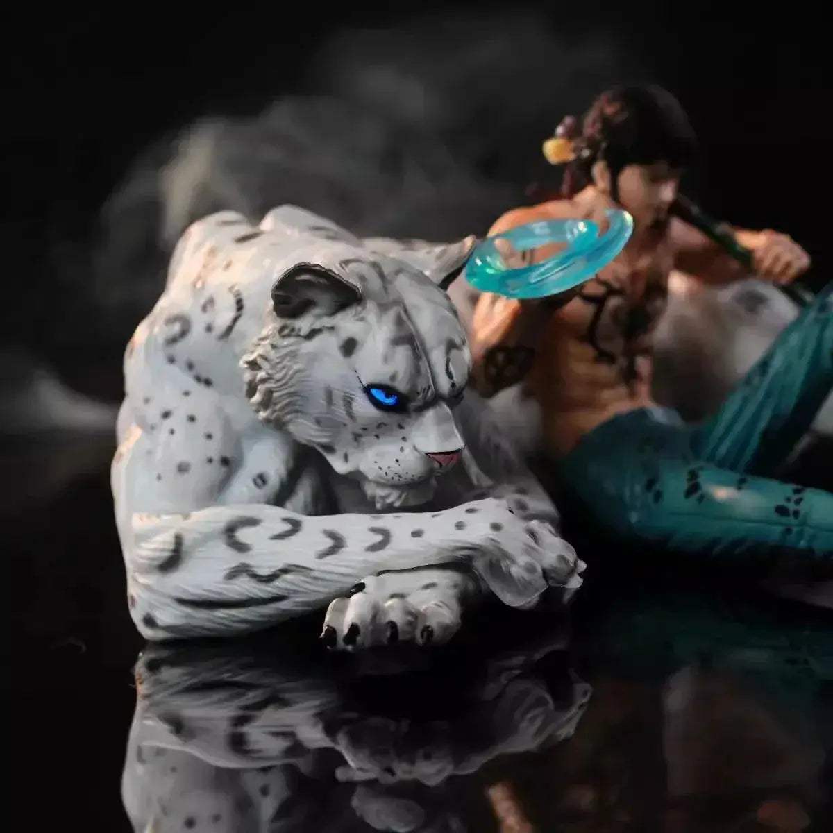 Highly Detailed One Piece Trafalgar Law Snow Leopard Figure - ToylandEU