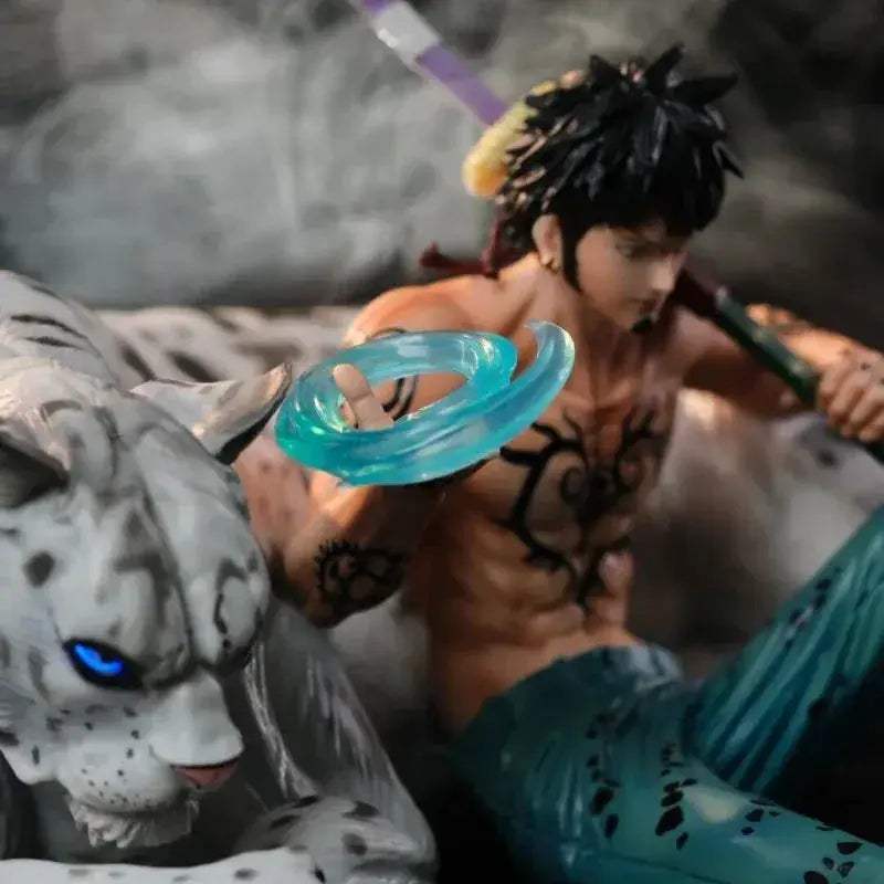 Highly Detailed One Piece Trafalgar Law Snow Leopard Figure - ToylandEU