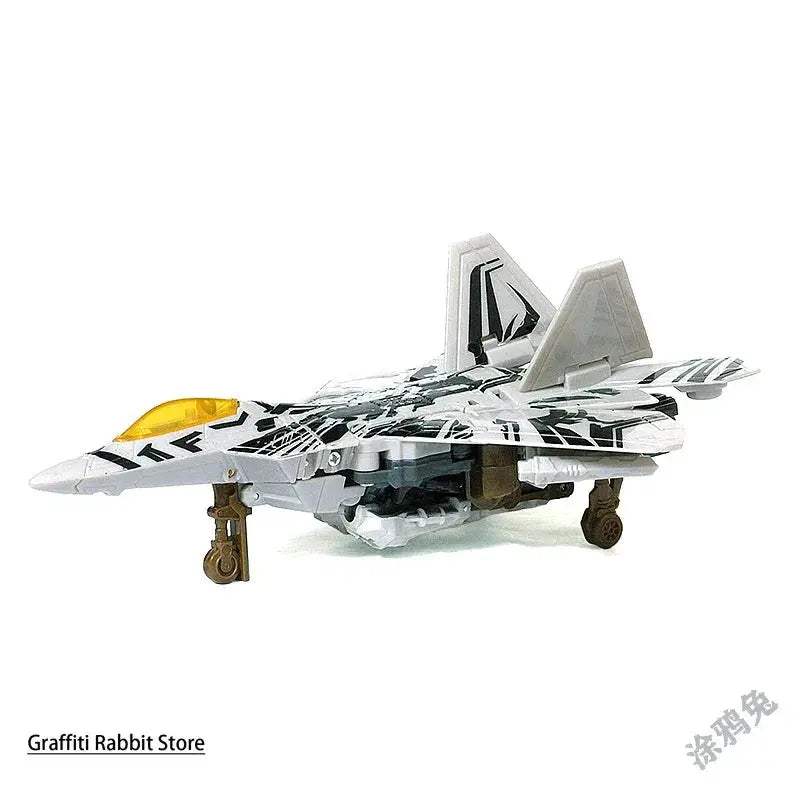Transformers Starscream 18cm Transforming Action Figure With Movable Joints - ToylandEU