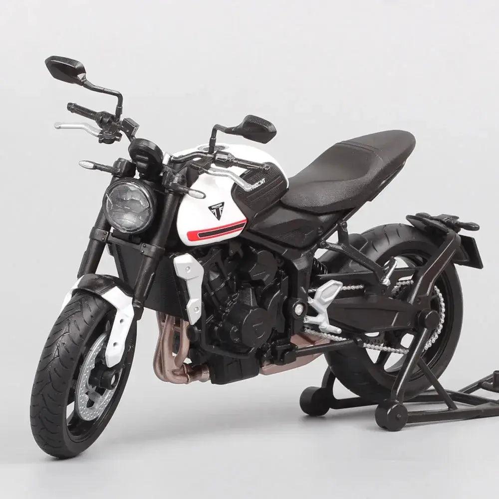  Triumph Bonneville Bobber Diecast Motorcycle Deluxe -  ToylandEU™