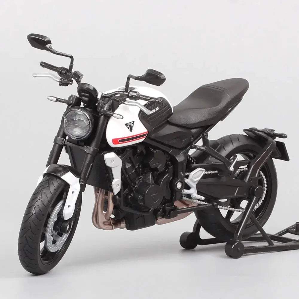 Triumph Bonneville Bobber Diecast Motorcycle Model One Twelfth Scale - ToylandEU