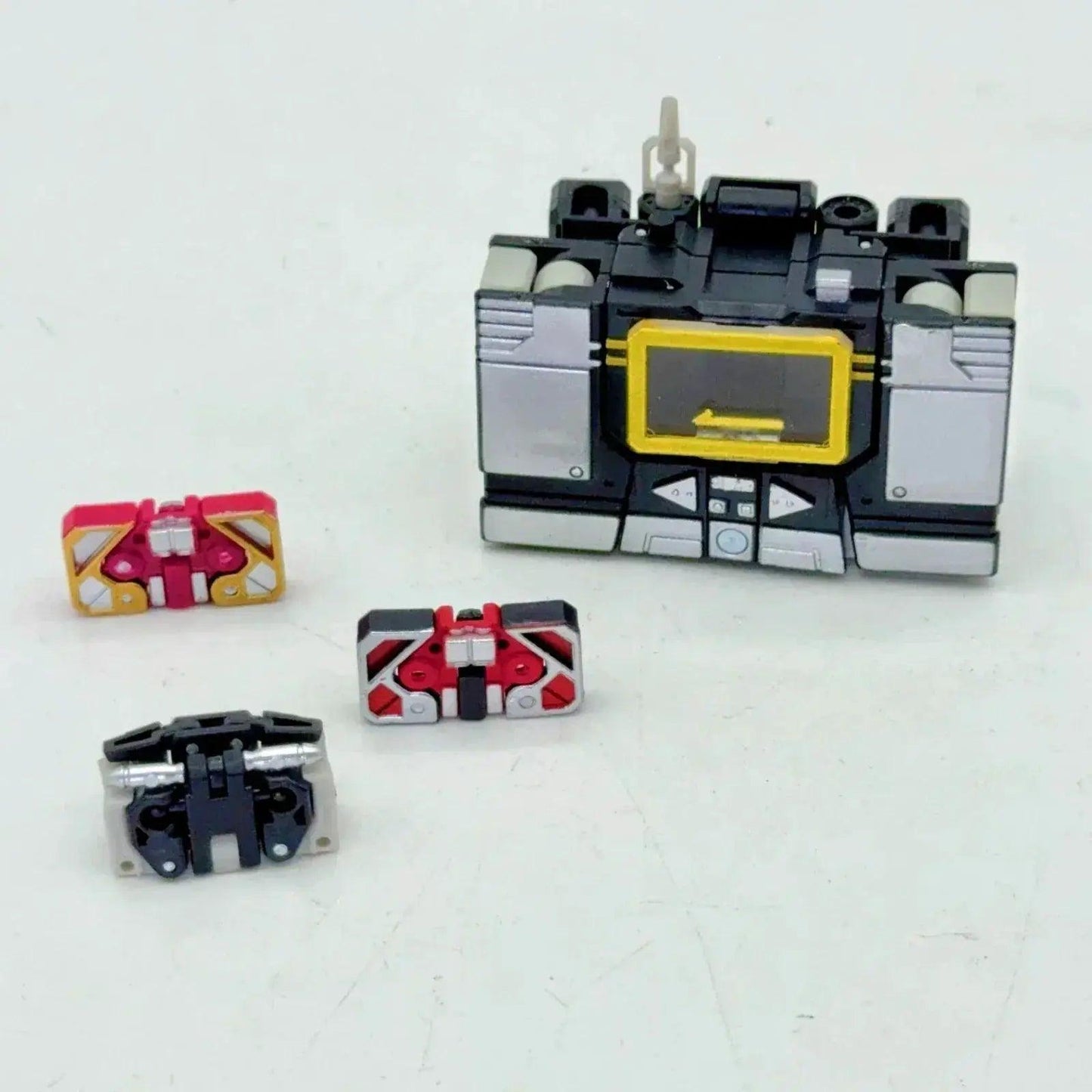  Ultimate Soundwave Black Transformer Figure Toyland EU -  ToylandEU™