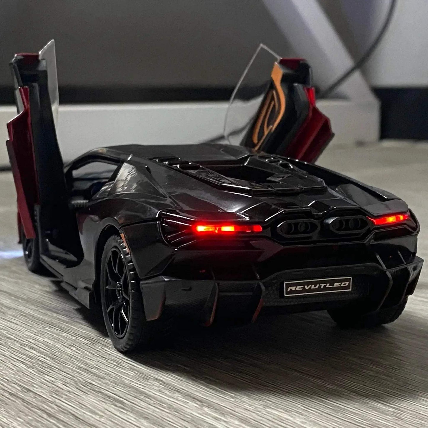 Ultra Realistic Diecast Model Car 1 24 Scale Alloy High Simulation For Collectors - ToylandEU