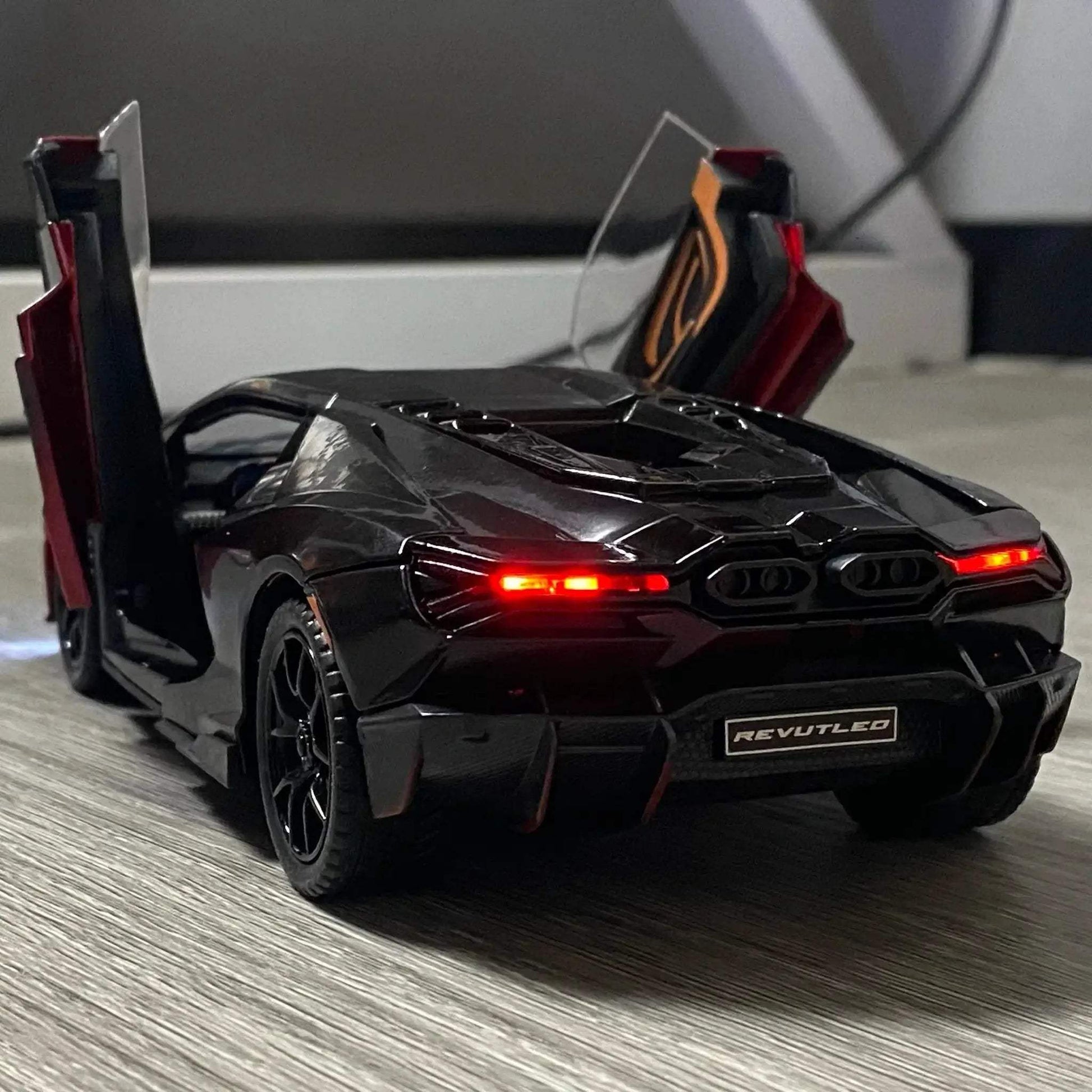 Ultra Realistic Diecast Model Car 1 24 Scale Alloy High Simulation For Collectors - ToylandEU