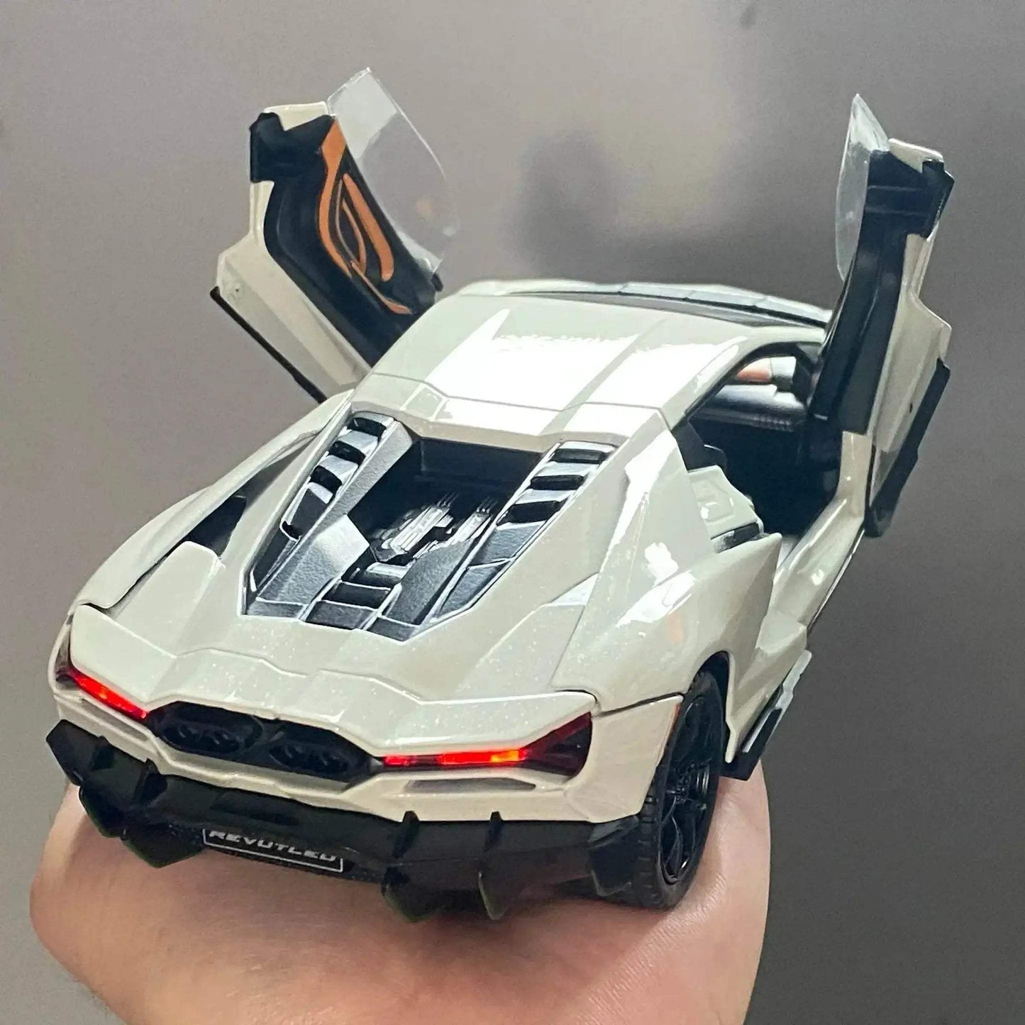 Ultra Realistic Diecast Model Car 1 24 Scale Alloy High Simulation For Collectors - ToylandEU