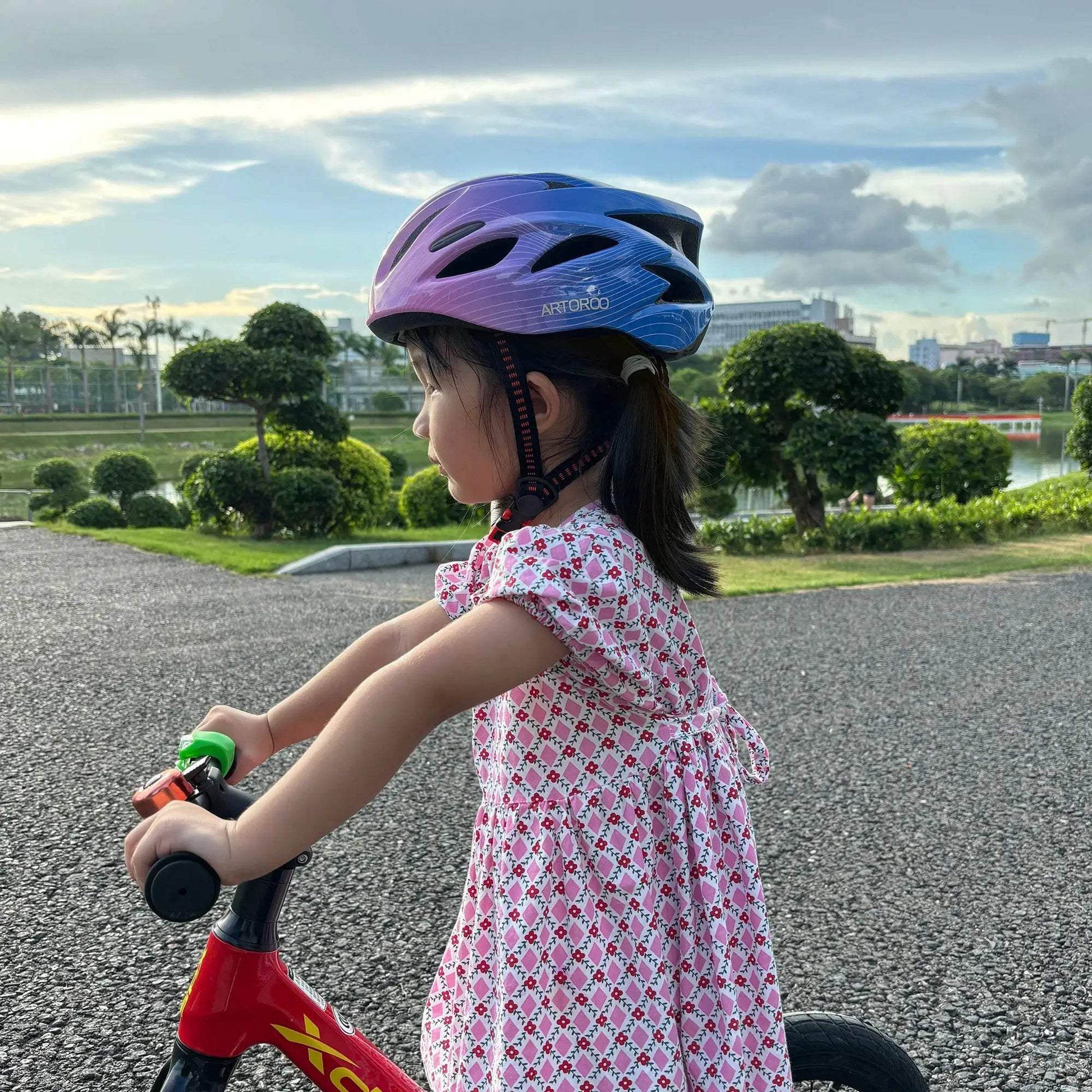 Ultralight Kids Bicycle Helmet With Adjustable Breathable Fit - ToylandEU