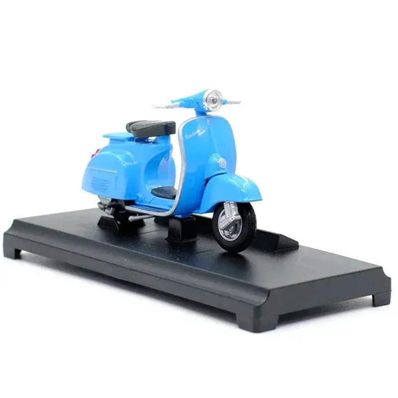 Vespa Diecast Model 1 To 18 Scale With Rotating Wheels - ToylandEU