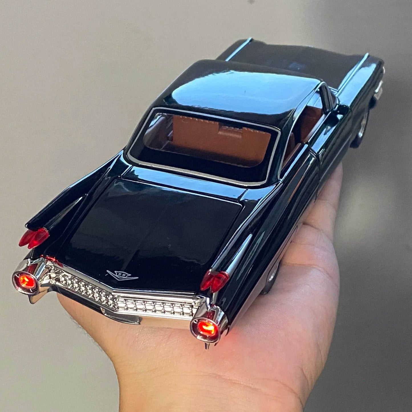 Vintage Diecast Car With Sound And Light For Collectors - ToylandEU
