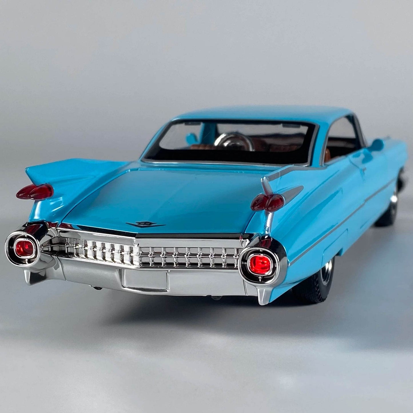 Vintage Diecast Car With Sound And Light For Collectors - ToylandEU