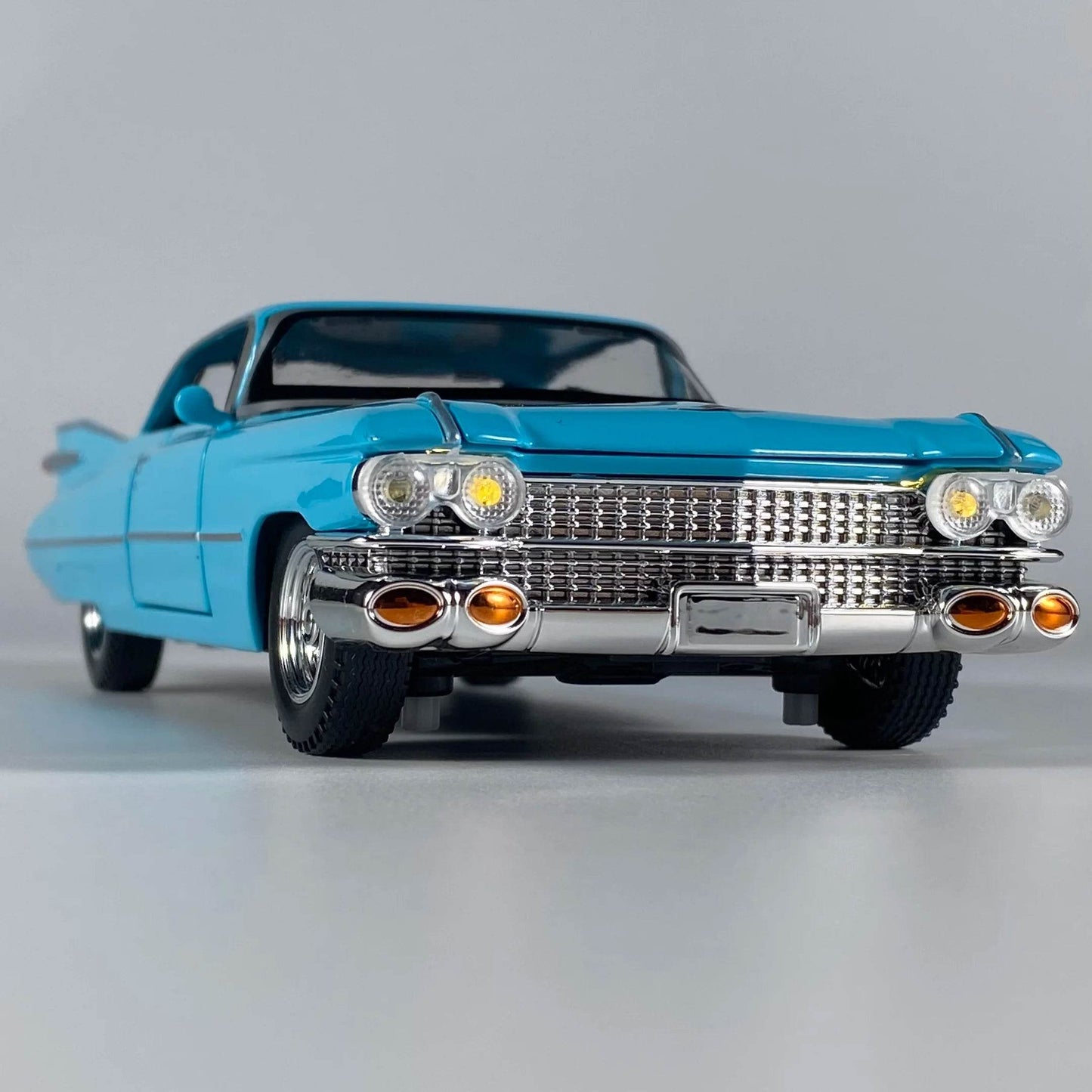 Vintage Diecast Car With Sound And Light For Collectors - ToylandEU