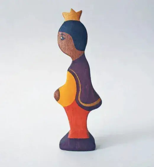 Waldorf Wooden Prince and Princess Figures Handcrafted for Imaginative Play - ToylandEU