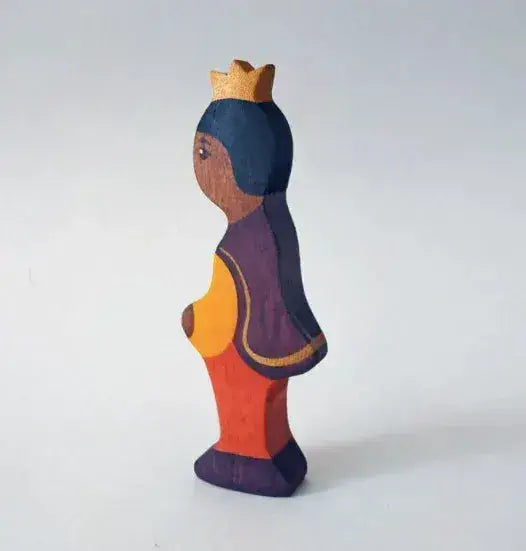 Waldorf Wooden Prince and Princess Figures Handcrafted for Imaginative Play - ToylandEU