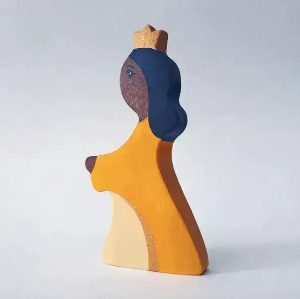 Waldorf Wooden Prince and Princess Figures Handcrafted for Imaginative Play - ToylandEU