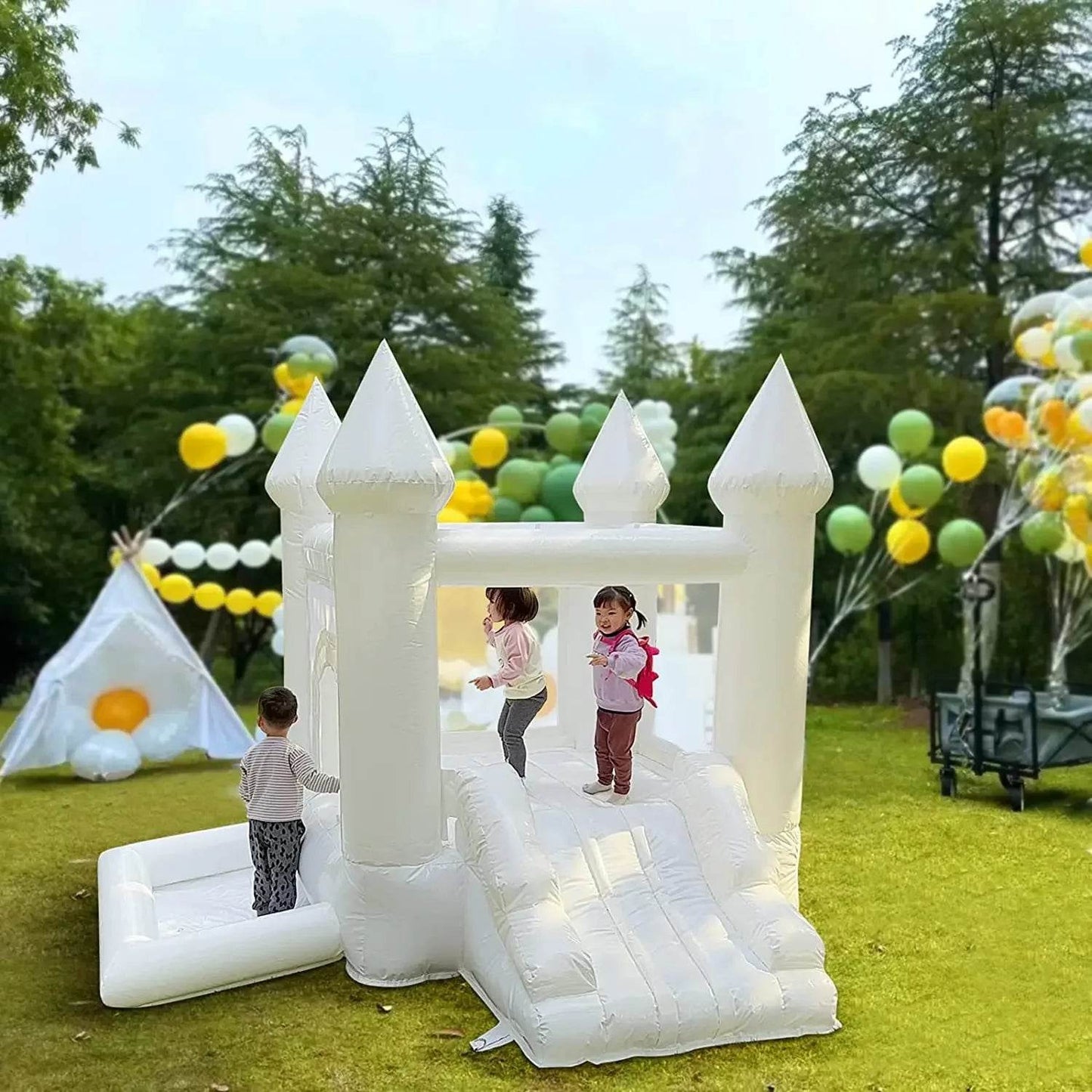 White Inflatable Castle With Blower Trampoline Slide Ball Pit - ToylandEU