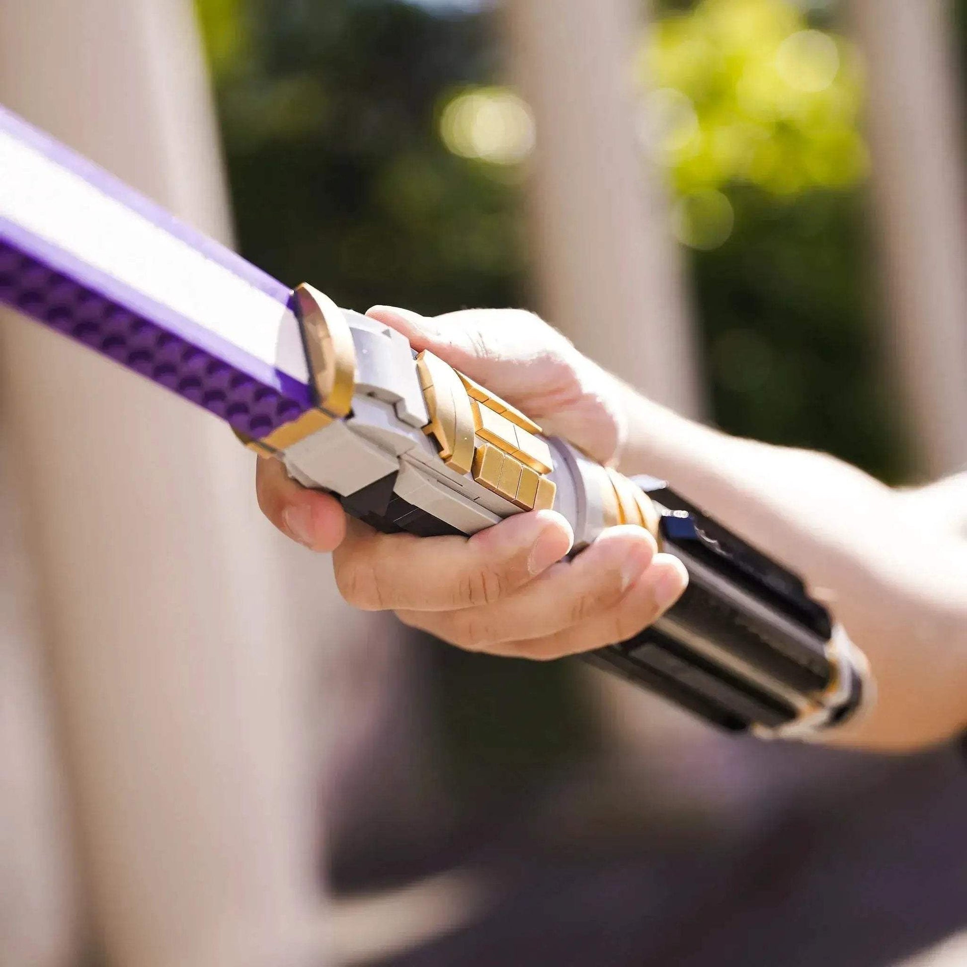 Lego Life-Size Saber Replica With Glowing Battle Ready Blade - ToylandEU