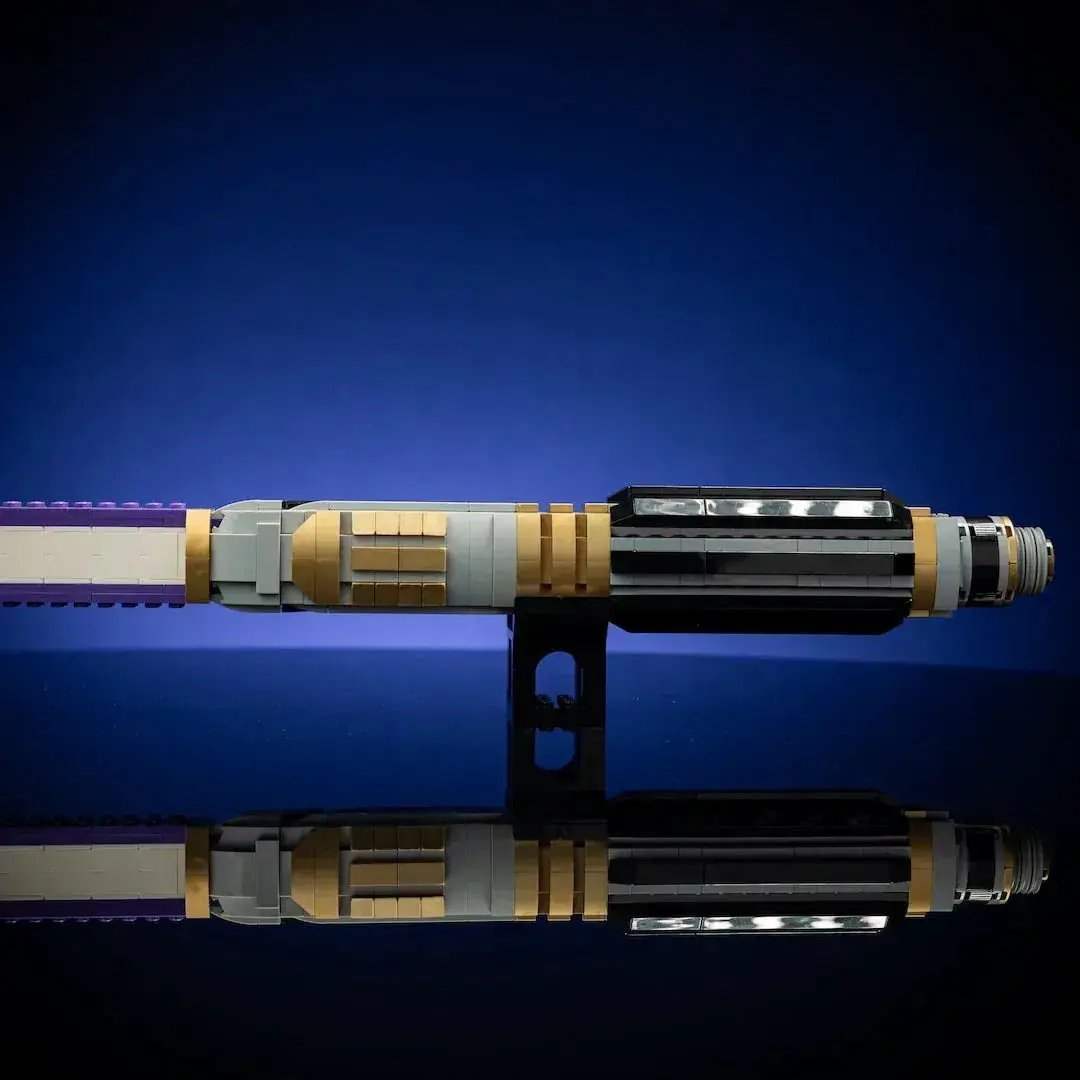 Lego Life-Size Saber Replica With Glowing Battle Ready Blade - ToylandEU