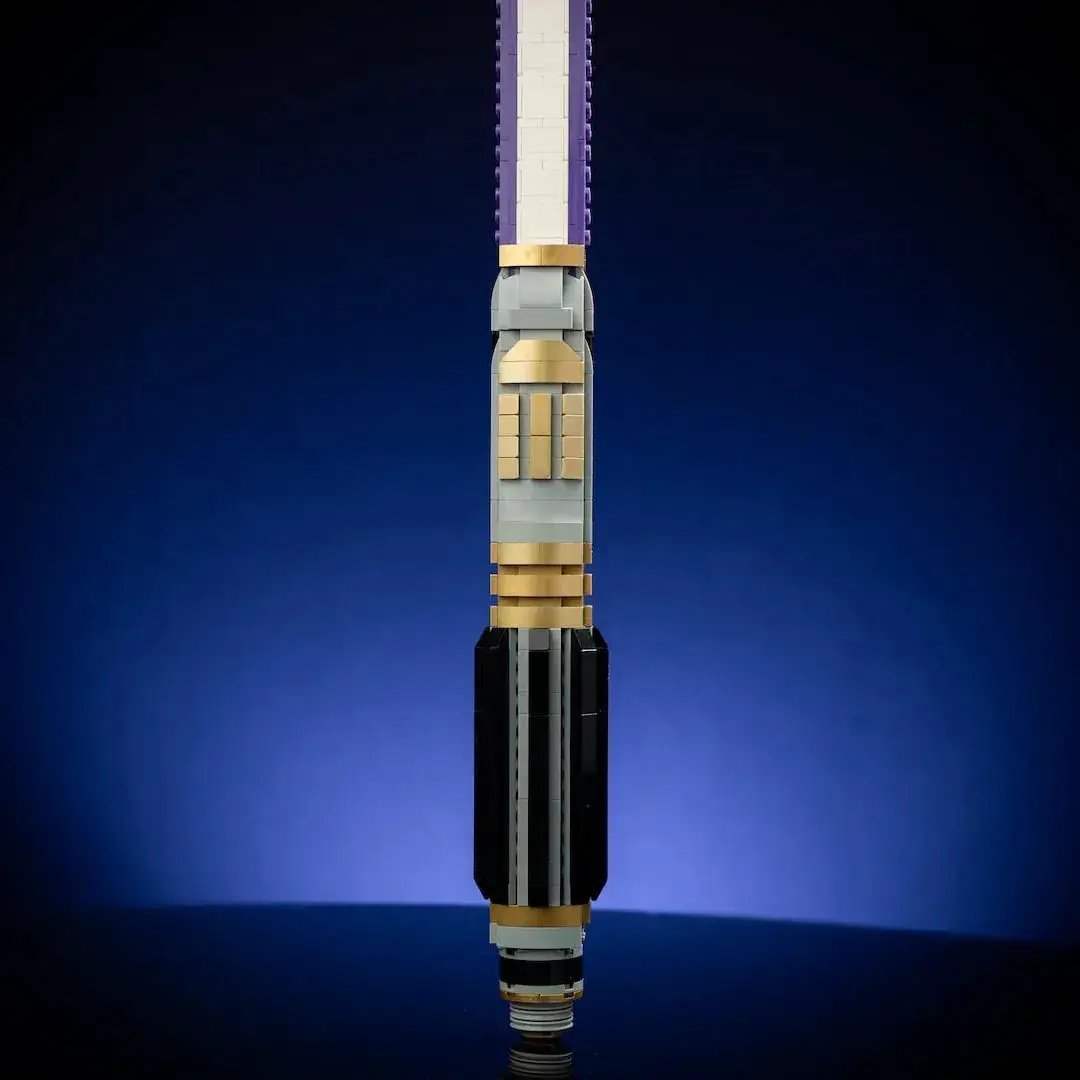 Lego Life-Size Saber Replica With Glowing Battle Ready Blade - ToylandEU