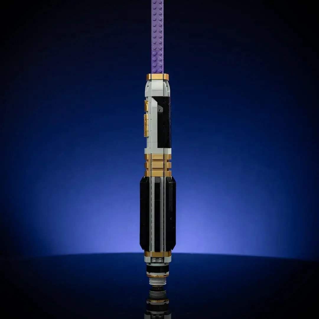 Lego Life-Size Saber Replica With Glowing Battle Ready Blade - ToylandEU